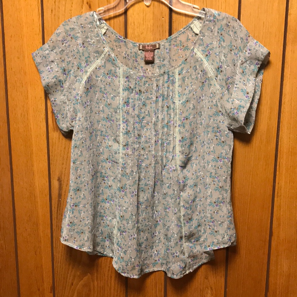 Light Blue Floral Pintuck Short Sleeve Blouse